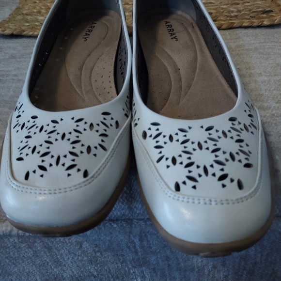 array shoes - Picture 3 of 5